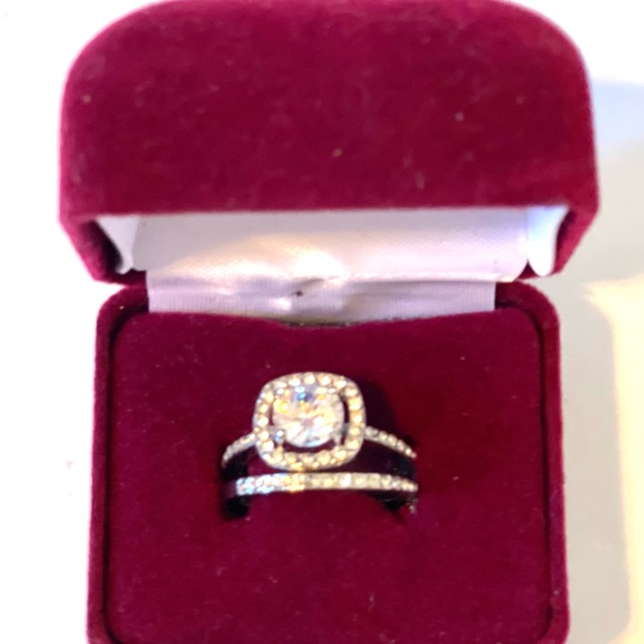 2.5 Carat Halo Promise WEDDING Bridal Set 925 Silver SIZE 9 - Picture 1 of 11